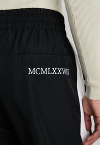 Thumbnail Image 7