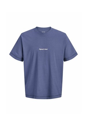 Blå T-shirt med korte ærmer og rund hals med teksten "Originals Outdoor" i hvid centreret på brystet.