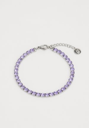 Bracelet en pierre précieuse violette avec métal argenté, dotée d'une fermeture à crochet et d'une chaîne ajustable pour la taille.
