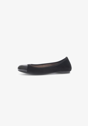 Schwarze Ballerinas aus weichem Stoff, mit einer abgerundeten Zehe und einer kontrastierenden glänzenden schwarzen Kappe, minimalistisches Design und dezente Strukturierung.