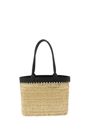 Geweven rieten tote bag met zwarte siliconen handvatten, rechthoekige vorm, gestructureerde afwerking en contrasterende bovenranddetails.
