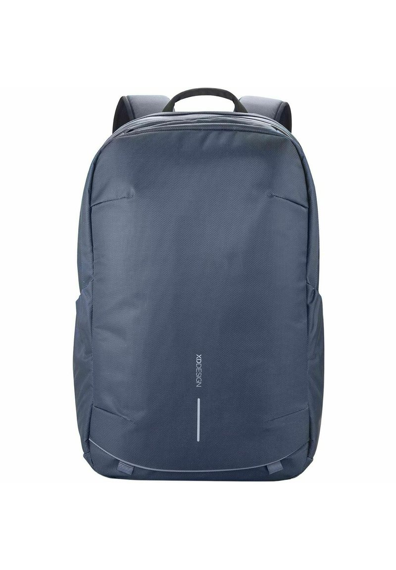 Zaino blu scuro realizzato in tessuto resistente, con un design liscio e strutturato, manico superiore, spallacci regolabili e tasca frontale con cerniera.
