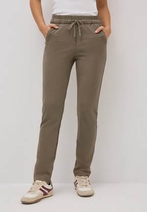 CASUAL FIT - Tracksuit bottoms - braun