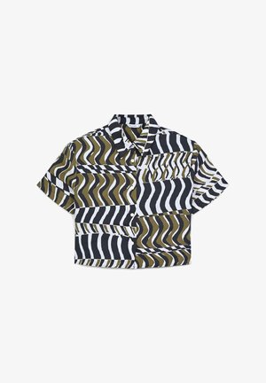 Camicetta a maniche corte con colletto caratterizzata da audaci motivi a onde in bianco, nero e verde oliva, chiusura con bottoni e taschino sul lato sinistro del petto.