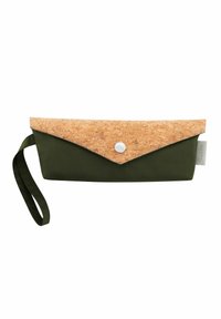 Groene stoffen etui met een kurken bovenflap, voorzien van een drukknoopsluiting en een polsband voor eenvoudig dragen.