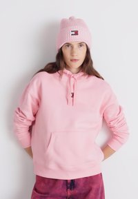Tommy Jeans HERITAGE BEANIE - Gorro - ballet pink