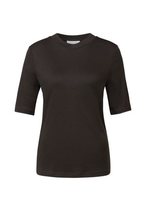 Camiseta negra de manga corta hecha de algodón suave. Presenta un escote redondo y una silueta ajustada. Textura suave sin patrones ni acentos.