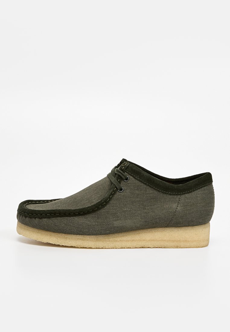 Zapatos con cordones