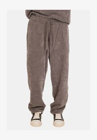 Selezionato, tortora