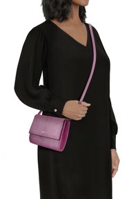 Picard AUGURI - Umhängetasche - fuchsia