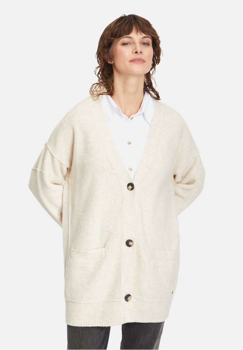 Betty & Co - CASUAL MIT KNÖPFEN - Vest - nature melange