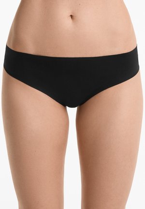 Zwarte onderbroek met een low-rise ontwerp, gemaakt van gladde stof, met een naadloze tailleband en zonder zichtbare stiksels.