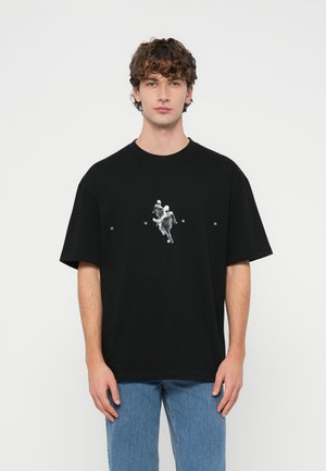 DOLLO - T-shirt z nadrukiem