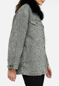 LIU JO WITH COLLAR - Teksajakk - black