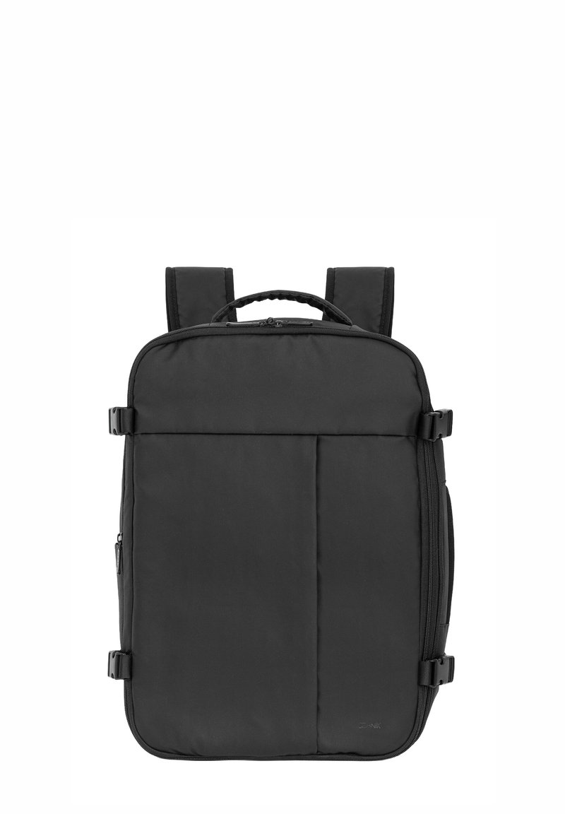 Czarny plecak o prostokątnym kształcie, wykonany z materiału, z wyściełanymi szelkami, górną rączką oraz wieloma zasuwanymi przegrodami.