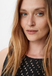 comma MIT LOCHMUSTER - Top - schwarz