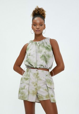 Koton PARACHUTE CROP SLEEVELESS PATTERNED ROUND NECK - Blouse - green