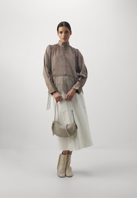 Bruuns Bazaar CEDARSBBCHATRINE BLOUSE - Bluza - khaki