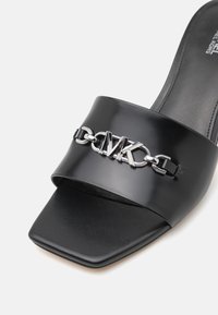 MICHAEL Michael Kors REBECCA MULE - Pantoletai su kulnu - black