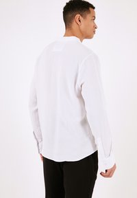Buratti REGULAR FIT - Ing - white