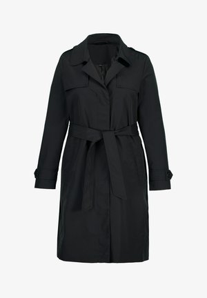 Zwarte trenchcoat van gladde stof, met een tailleriem, brede kraag en knoopmanchetten. Minimalistisch ontwerp met twee voorke(m)pen.