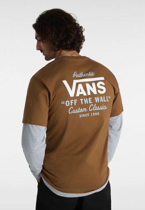 Vans MN HOLDER ST CLASSIC - Camiseta estampada - coffee liqueur white