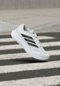 Δεν επιλέχθηκε, footwear white/core black/grey one