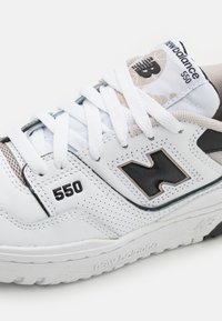 New Balance 550 - Tenisky - white/black