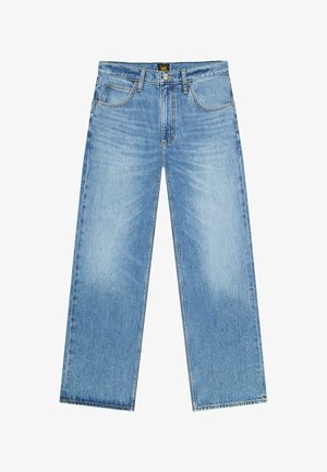 Jeans droits bleu clair avec un design classique à cinq poches et une fermeture à bouton, disposés à plat sur un fond blanc.