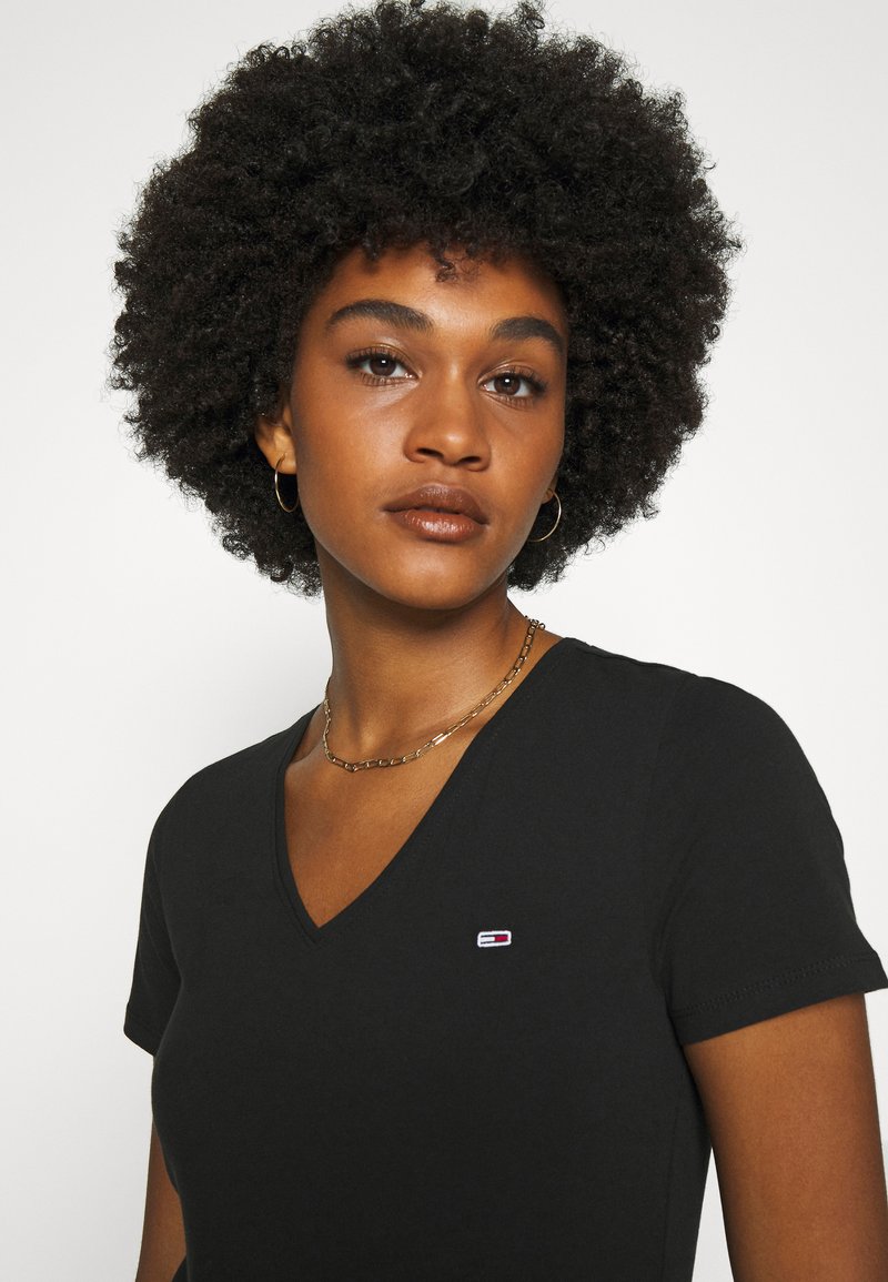 Tommy Jeans Skinny Stretch V Neck Basic T Shirt Black Zalando De