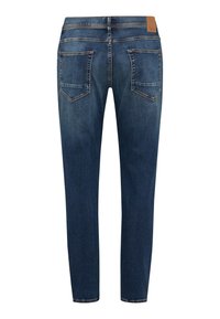 Jeans skinny in denim blu scuro, con vita media, cinque tasche e una toppa in pelle sulla parte posteriore del girovita.