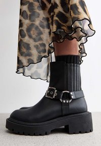 New Look - Botki kowbojki i motocyklowe