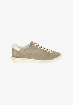Beiger Wildleder-Low-Top-Sneaker mit weißen Schnürsenkeln, weißem gepolstertem Kragen und weißer profillierter Gummisohle.