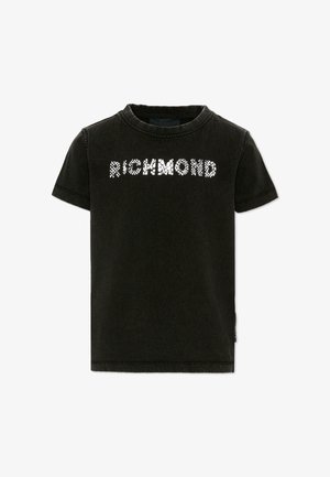 Zwart T-shirt met korte mouwen en een ronde hals met "RICHMOND" over de borst geschreven in witte patroonletters.