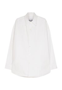 Camicia bianca a maniche lunghe con bottoni realizzata in cotone. Presenta un colletto appuntito e un orlo arrotondato, con bottoni abbinati sul davanti.