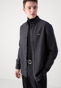 Tommy Jeans SHIRT - Shirt - black