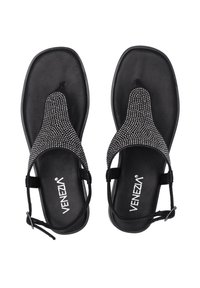 Sorte thong-sandaler med en tekstureret overdel prydet med s�ølv rhinsten og en sort sål. Har en justerbar rem for bedre pasform.