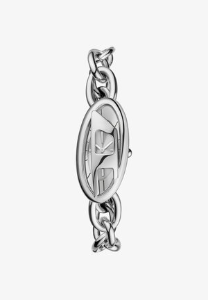 Silbernes Kettenarmband mit ovalem Uhrblatt, das ein einzigartiges Ausstanzungsdesign und kleine Stunden- und Minutenzeiger aufweist.