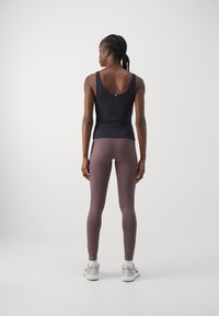 Björn Borg ACE DEEP V TANK - Topper - night sky