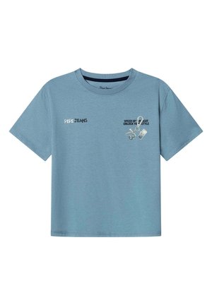 T-shirt blu a maniche corte con la scritta "PEPE JEANS" sul petto sinistro e una piccola grafica con chiavi e testo sul petto destro.