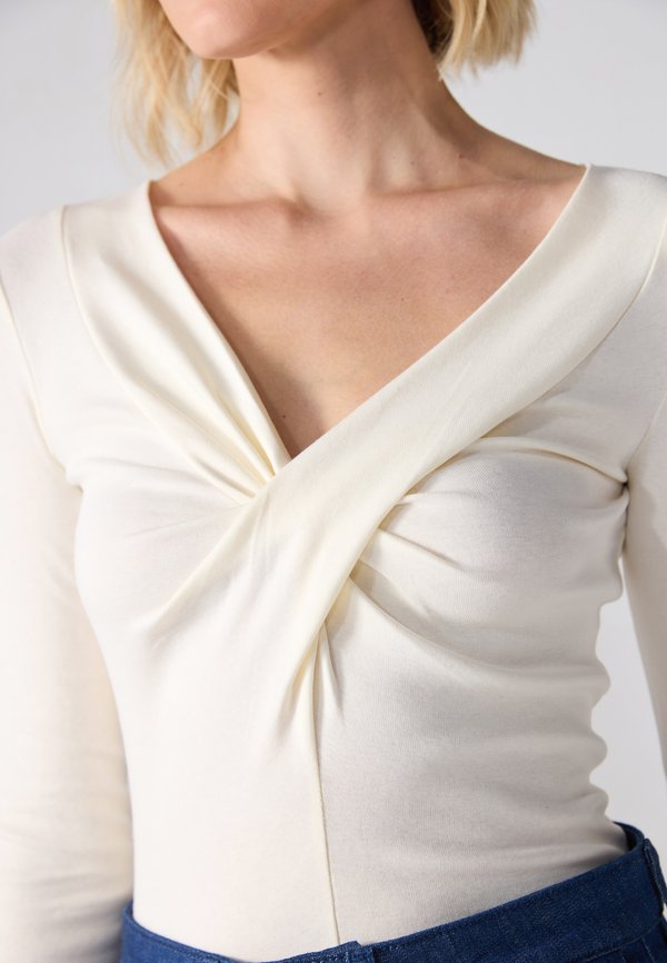 Long sleeved top - egret3