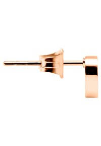 Roséguld studs med en cirkulär design, med en rak stift och en böjd detalj vid basen. Slät yta med polerad finish.