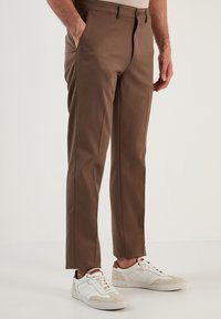 Buratti REGULAR FIT - Nohavice - mink