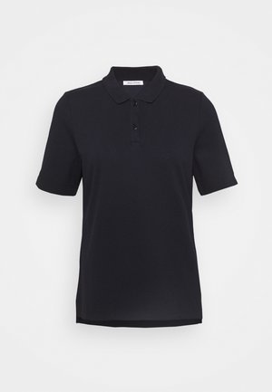 Czarna koszulka polo z bawełny z kołnierzykiem, krótkimi rękawami, zapinana na trzy guziki oraz w regularnym kroju. Gładka faktura bez widocznych wzorów.
