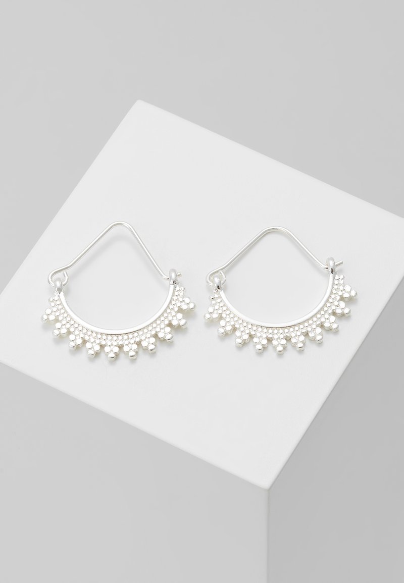 Damen Taschen | Pilgrim EARRINGS KIKU Ohrringe silver-coloured/silberfarben - MG94092 Damen Taschen | Pilgrim EARRINGS KIKU Ohrringe silver-coloured/silberfarben - MG94092