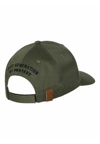 Olivengrøn kasket med en buet skygge, broderet tekst "NEXT GENERATION BY PROTEST" på bagsiden, og læderdetalje med "N X6." Justerbar strop.