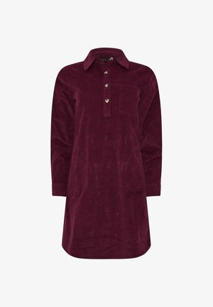 Langärmniges burgunderfarbenes Cordkleid mit Kragen, Knopfverschluss und Brusttasche, vor einem schlichten weißen Hintergrund präsentiert.