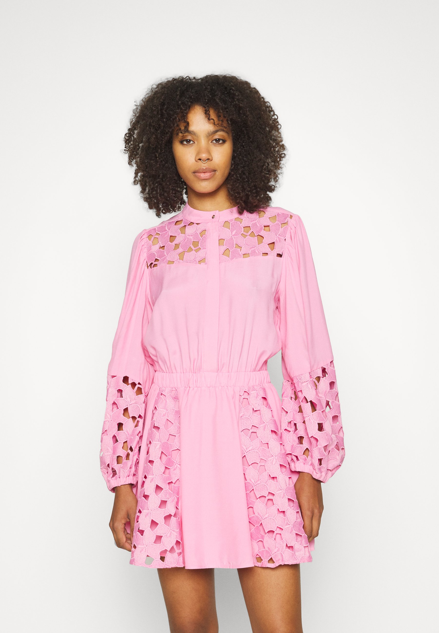 NIKKIE SOLIN DRESS - Shirt dress - bubble gum/light pink - Zalando.co.uk