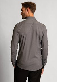 OLYMP MINIMAL - Chemise - schwarz