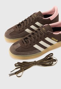 adidas Originals HANDBALL SPEZIAL UNISEX - Sapatilhas - dark brown/alumina/wonder mauve